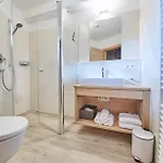Aparthotel The Peak Hochkoenig 4*
