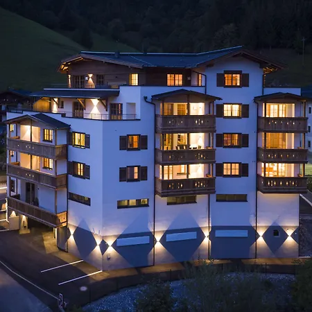 The Peak Hochkoenig Aparthotel 4*